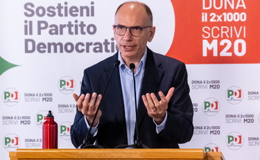 Letta vara le liste Pd e scatena il terremoto. Tra i dem scoppia il caos