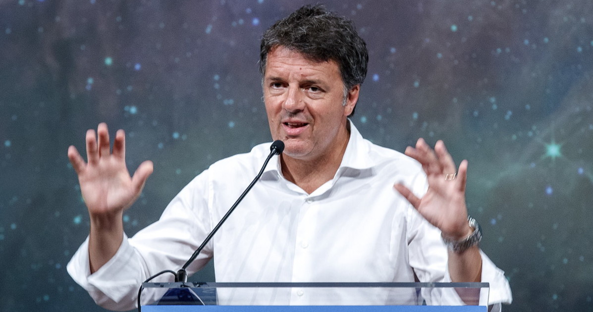"Sarà utile e divertente". Renzi sfida Berlusconi a Milano "Sarà utile e divertente". Renzi sfida Berlusconi a Milano