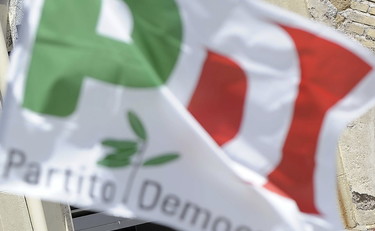 Niente bandiere, alla festa del Pd la par condicio si rivolta contro chi l'ha imposta