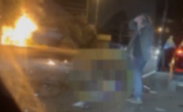 Dugin disperato davanti all'auto della figlia, il video choc dell'attentato | GUARDA