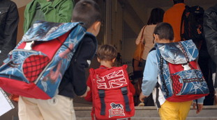 Ogni studente costa più di mille euro, stangata scuola per le famiglie