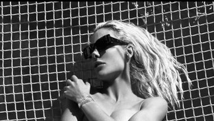 La foto che fa scalpore: Ilary Blasi sorprende tutti e resta senza veli - GUARDA