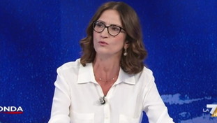 Ma Draghi lo sa?. La domanda che inchioda Gelmini, la ministra tentenna