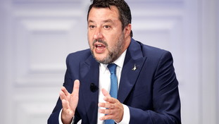 “Brividi a sentirti”. Salvini riapre la faida con Monti e lo ammutolisce così