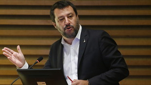 “Basta con il numero chiuso”. Salvini ha la cura per gli ospedali italiani