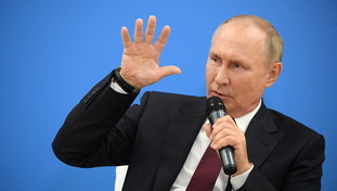 Si allunga la scia dei suicidi degli oligarchi russi: i sospetti e le trame di Putin