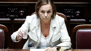 L'Italia è invasa dai migranti, ma per Lamorgese non è colpa sua: i motivi degli sbarchi