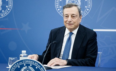 Draghi l'illusionista, gli aiuti sulle bollette li paghiamo noi