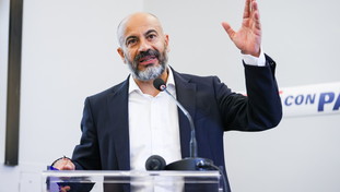 “Famiglie e imprese distrutte”. Paragone seppellisce Draghi sull'emergenza energetica