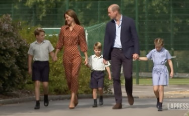 George, Charlotte e Louis, primo giorno nella nuova scuola per i figli di William e Kate