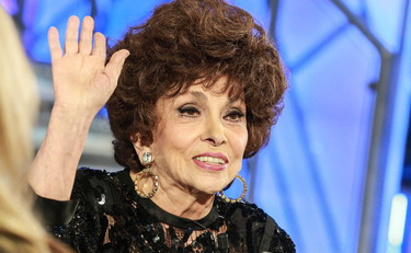 Lollobrigida ricoverata dopo la rottura del femore. Sarà operata