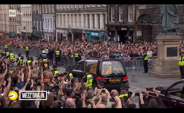 Queen Elizabeth's coffin arrives in Edinburgh