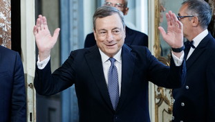 La manina di Palazzo Chigi scatena il caos sul tetto agli stipendi: senza vergogna