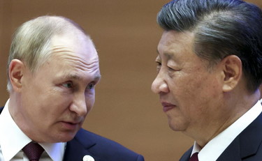 Il gesto di Xi Jinping contro Putin: cos'è successo al vertice di Samarcanda