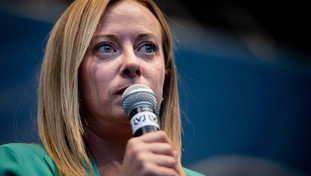 Only questions about Hungary, Meloni strikes the journalist: the peremptory answer