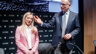 Lo schiaffo di Roma alla sinistra: plebiscito per il centrodestra, lasciate solo briciole