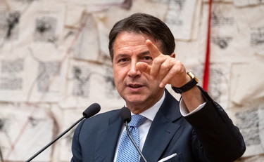 Accuse meschine. Conte all'attacco sul Reddito. Poi la stoccata a Letta