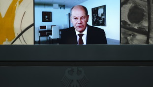 Accordi separati tra Berlino e Parigi: così il gas brucia l'Europa