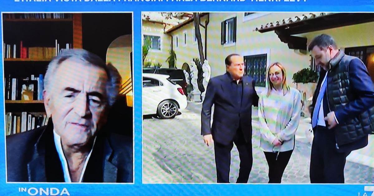 Il ritorno di Lévy, altro fango su Meloni: "Lei e Mussolini..." La bufala è servita Il ritorno di Lévy, altro fango su Meloni: "Lei e Mussolini..." La bufala è servita
