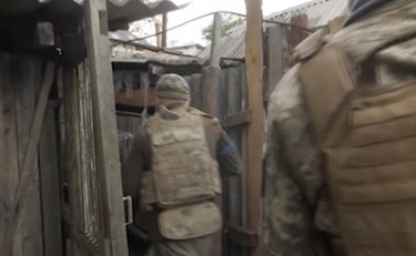 Caccia casa per casa, gli ucraini cercano i russi rimasti nell'est del Paese