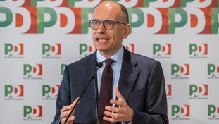 Il Pd litiga pure sul tipo di opposizione da fare: profonda spaccatura tra i dem