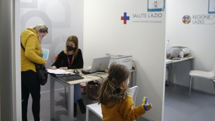 L'ondata di Covid è in arrivo: otto Regioni a rischio alto