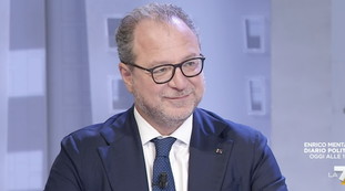 Nessun Lambrusco. Su Putin ha fatto una sceneggiata. Mulè sul caso Berlusconi