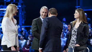 Nemici-amici, Travaglio si schiera con Berlusconi: “Rischi mortali per colpa della Nato”