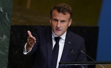 Macron vede Meloni. È il primo leader straniero a incontrare la premier