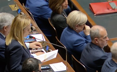 Fascismo e aborto, la frase che azzera la sinistra. Dem ammutoliti