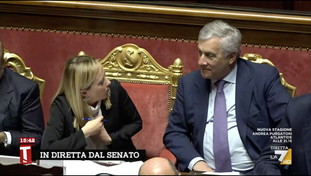 La grillina si incarta nella domanda a Meloni: l'assurda richiesta e la reazione inevitabile | GUARDA