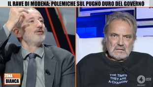 Bacchettoni, Toscani difende il rave di Modena e Senaldi lo azzera
