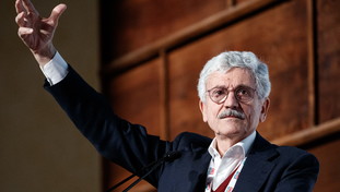 D'Alema loda Meloni e disintegra la sinistra: “Ha fatto quello che dovevamo fare noi”