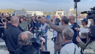 La polizia vince il braccio di ferro: fine del rave party a Modena | GUARDA