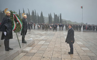 La Russa a Redipuglia: l'omaggio sotto la pioggia battente