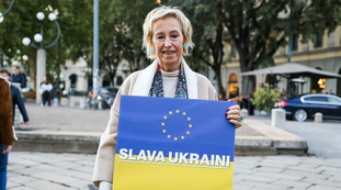 Letizia Moratti con Calenda e Gelmini alla marcia per la pace