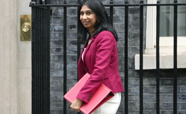 La ministra dell'Interno britannica chiude le porte ai migranti. E Salvini applaude