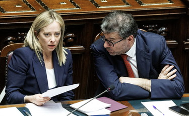 Bollette, tasse e pensioni, piano per l'Italia in dieci giorni