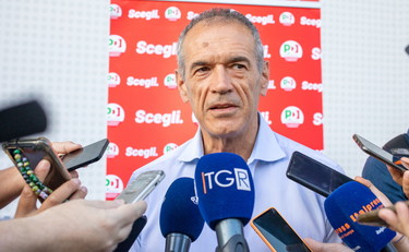 Pd nei guai in Lombardia: Cottarelli si ritira, manca un piano anti-Moratti