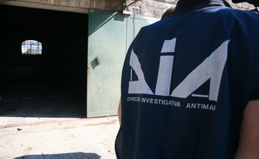 Le mani della 'Ndrangheta sui locali di Roma: pasticcerie e panifici gestiti dai clan