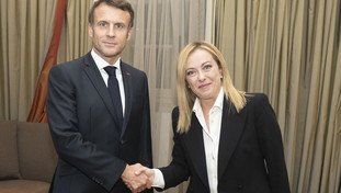 La Francia naufraga sui migranti: “Italia disumana”. E parte il boicottaggio