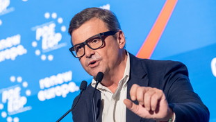 “Esagerati”. Calenda difende Meloni dall'escalation francese sui migranti