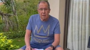 La foto di Lavrov a Bali scatena il web, i tre dettagli che non sfuggono ai social