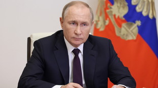 Ci vogliono indebolire. Putin attacca l'Occidente
