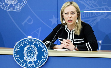 Bollette, pensioni e social card. La manovra del governo Meloni aiuta i più deboli