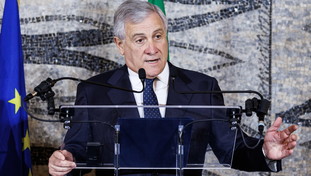La questione è europea. Tajani azzera la polemica con la Francia sui migranti