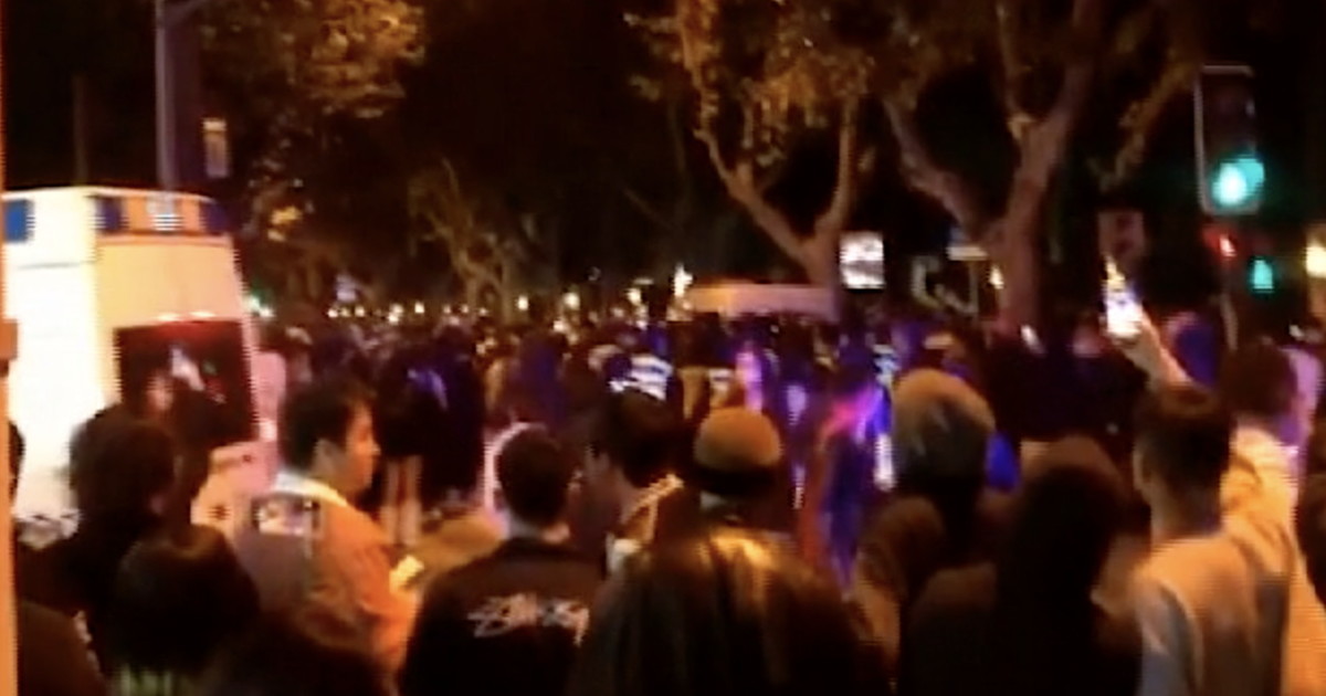 Covid, in Cina esplode la rabbia. Studenti in piazza: "Xi dimettiti" | VIDEO Covid, in Cina esplode la rabbia. Studenti in piazza: "Xi dimettiti" | VIDEO