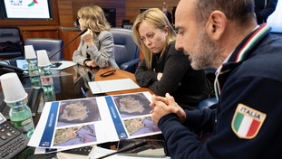 Meloni vuole evitare passerelle ad Ischia: “Situazione terribile, prima le ricerche”