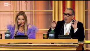 “Scimmia squallida”. Mariotto disintegra Lucarelli: la frase che la fulmina