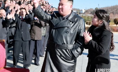 L'enigma della figlia di Kim Jong-Un: la nuova misteriosa apparizione | GUARDA